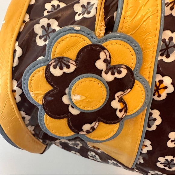 Vera Bradley Rare All-Over Patent Frill Travel Tote Buttercup Yellow Floral - Picture 4 of 14